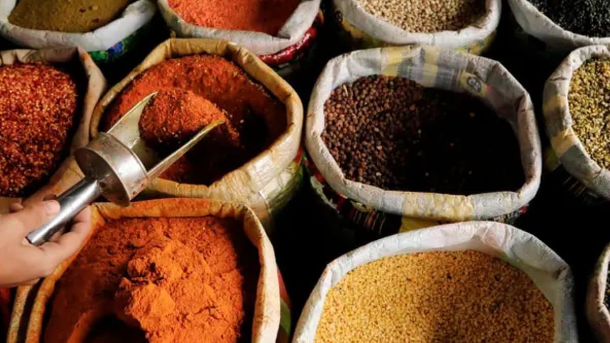 Did You Know This Spice Market is Mumbai’s Hidden Gem?  A Legendary Singer Shops Here